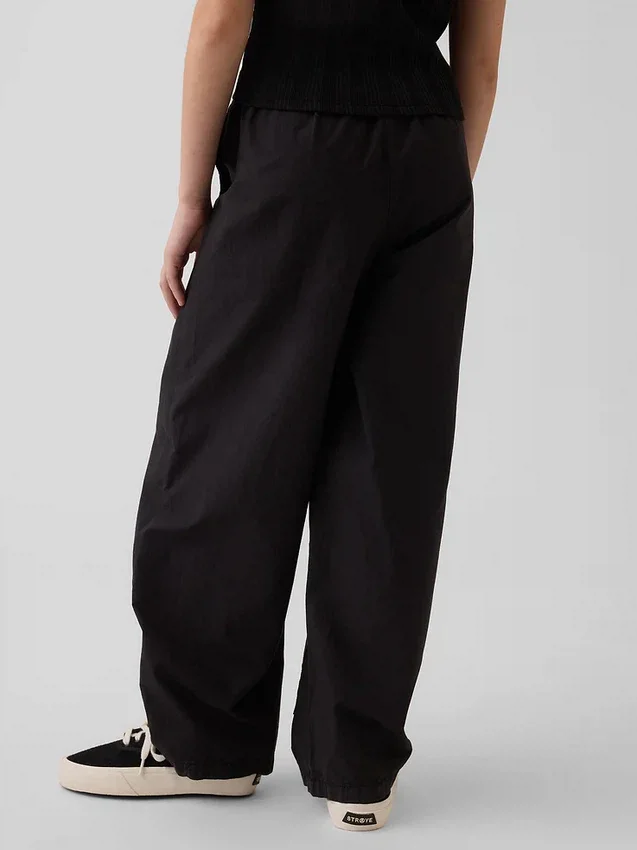 Pantalones anchos de niño con doble costura en las rodillas