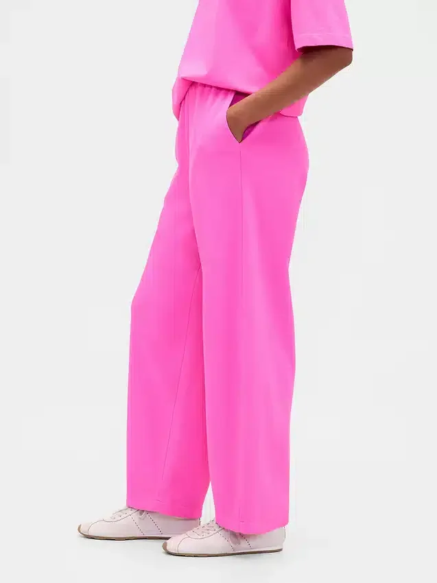 Pantalones anchos de tela gruesa