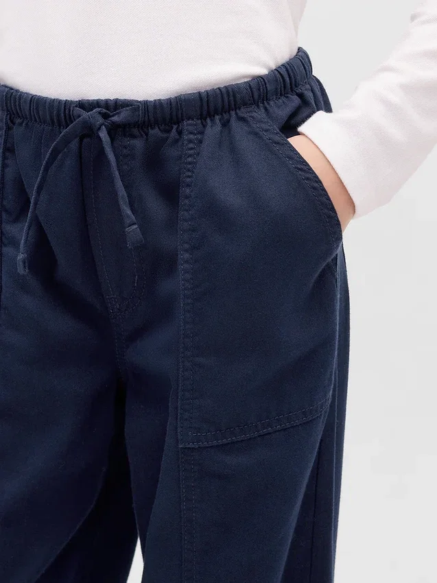 Pantalones anchos y cómodos para uniforme infantil