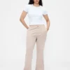 Pantalones caqui acampanados de talle bajo y corte holgado