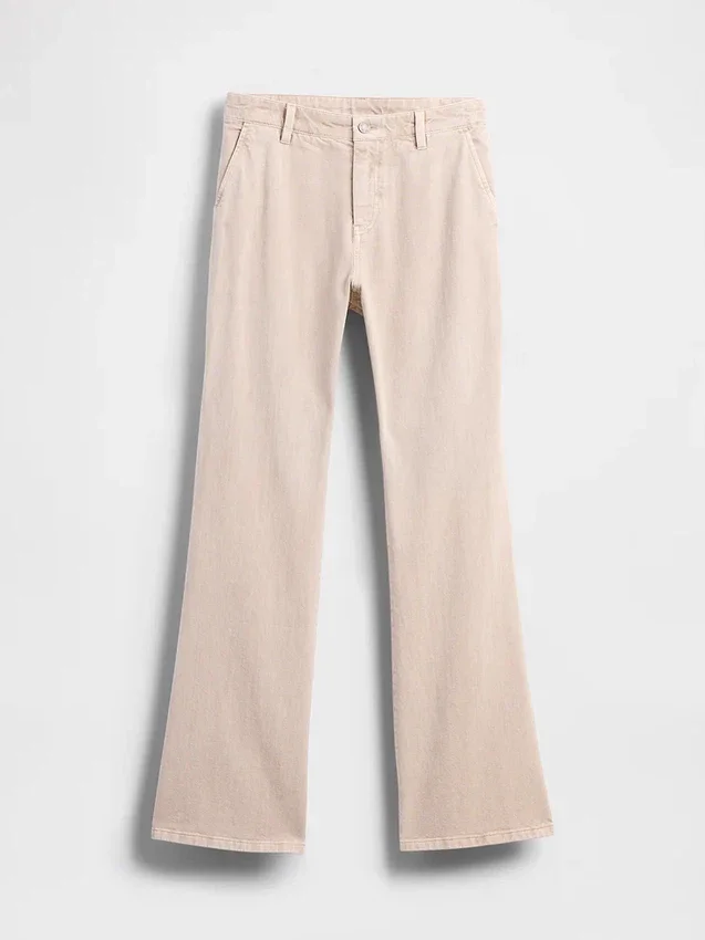 Pantalones caqui acampanados de talle bajo y corte holgado