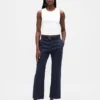 Pantalones caqui de talle medio