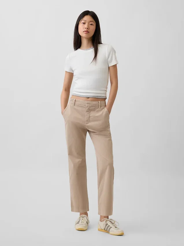 Pantalones caqui de talle medio