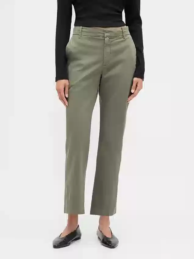 Pantalones caqui de talle medio