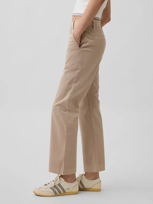 Pantalones caqui de talle medio