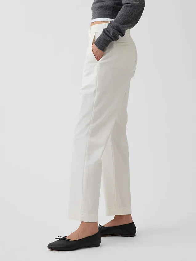 Pantalones caqui de talle medio