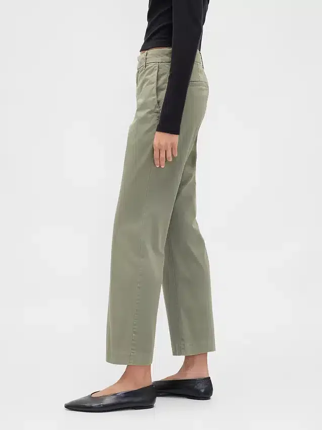 Pantalones caqui de talle medio
