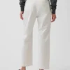 Pantalones caqui de talle medio