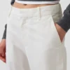Pantalones caqui de talle medio