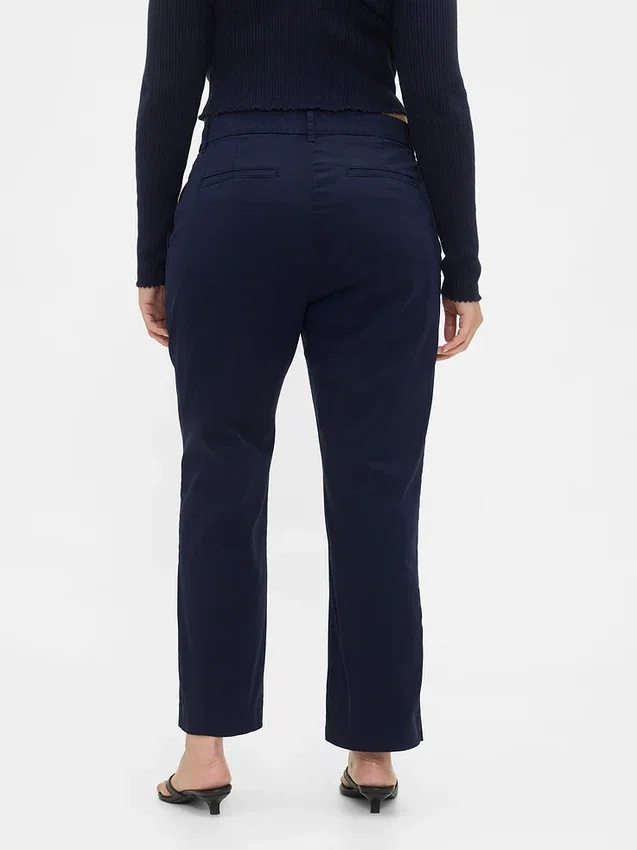 Pantalones caqui de talle medio