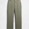 Pantalones caqui de talle medio