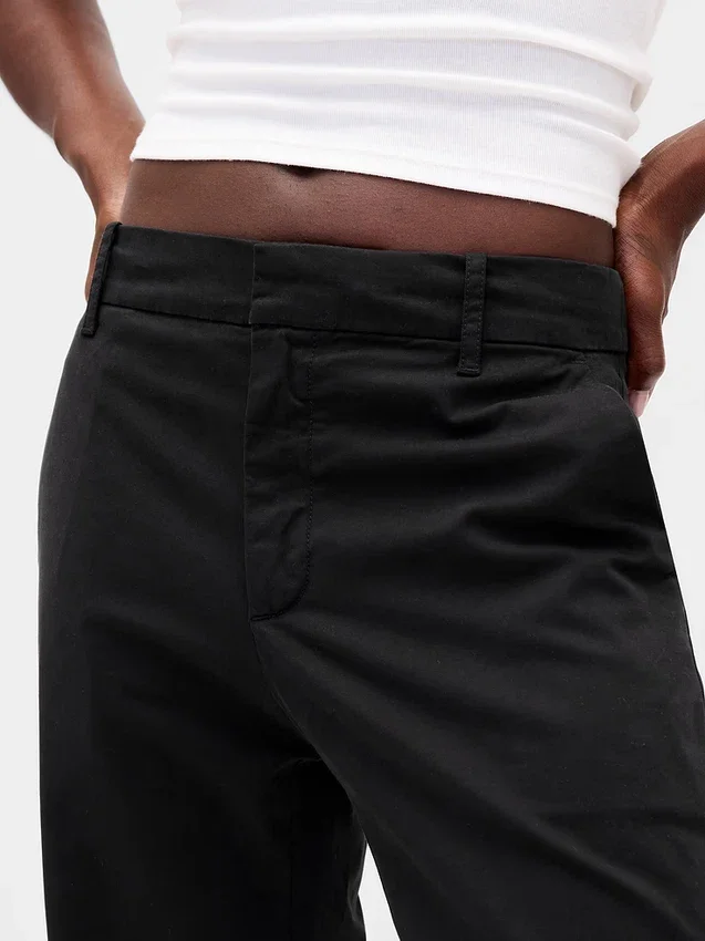 Pantalones caqui de talle medio