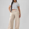 Pantalones caqui holgados de estilo cargo de talle medio