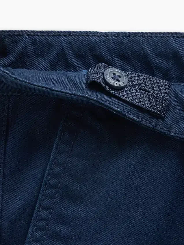 Pantalones caqui holgados de estilo moderno para niños