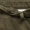 Pantalones caqui holgados de estilo moderno para niños
