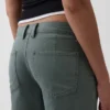 Pantalones caqui holgados de talle bajo estilo años 90