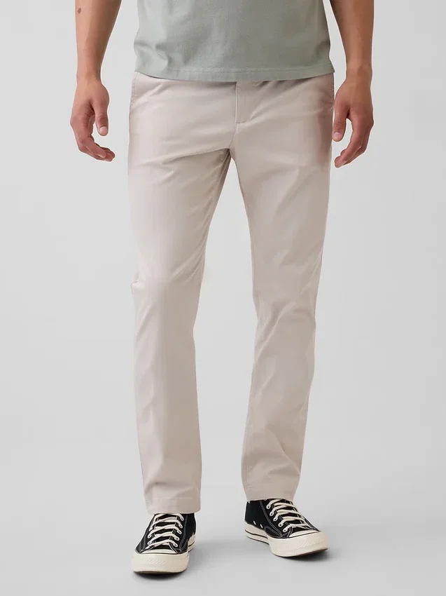 Pantalones caqui modernos de corte ajustado