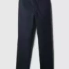 Pantalones caqui modernos de corte cónico
