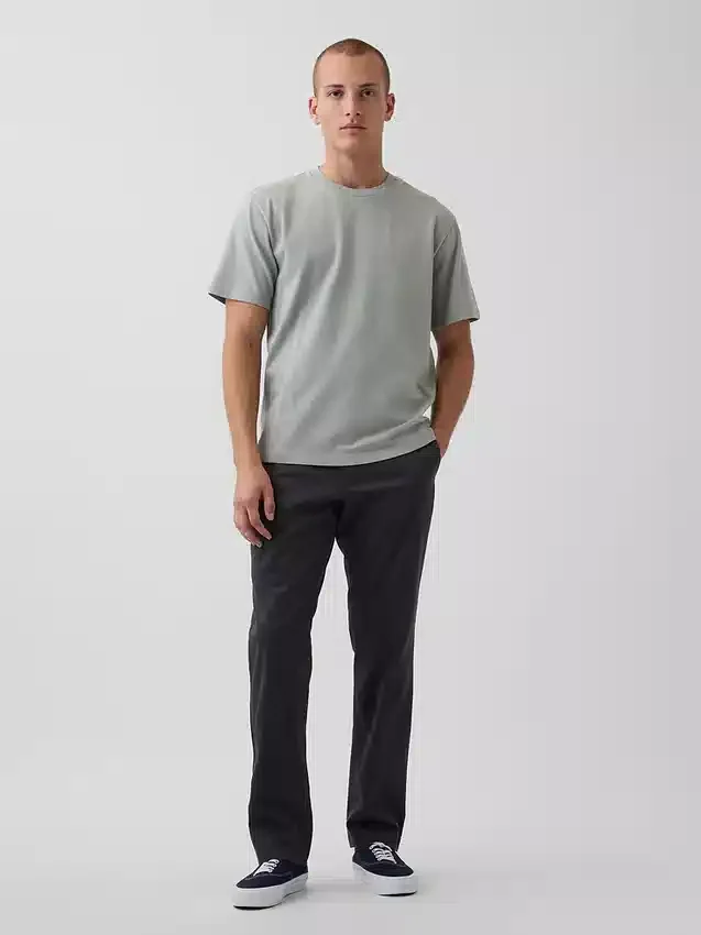 Pantalones caqui rectos modernos
