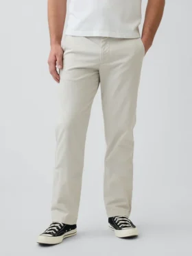 Pantalones caqui rectos modernos