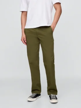 Pantalones caqui rectos modernos