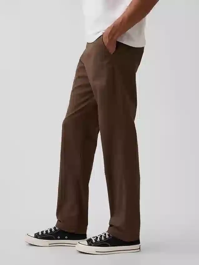 Pantalones caqui rectos modernos