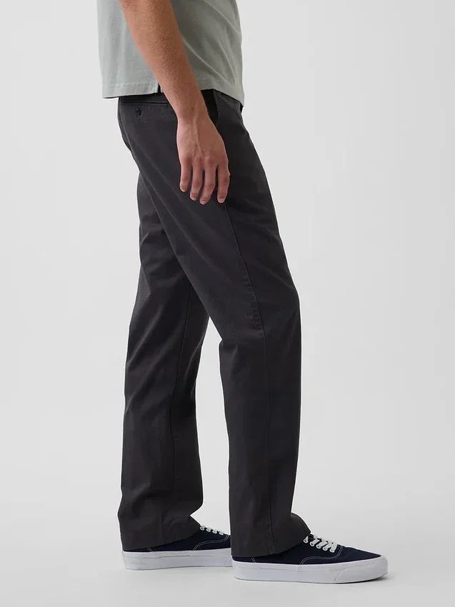 Pantalones caqui rectos modernos