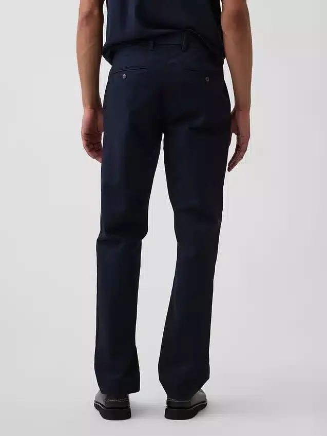 Pantalones caqui rectos modernos