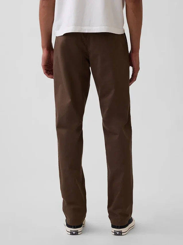 Pantalones caqui rectos modernos