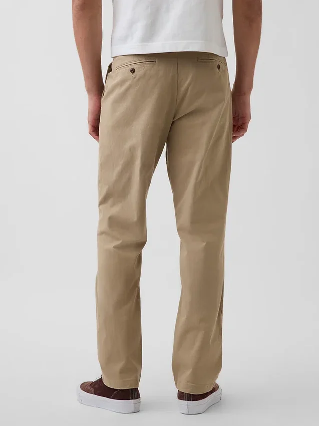 Pantalones caqui rectos modernos