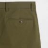 Pantalones caqui rectos modernos