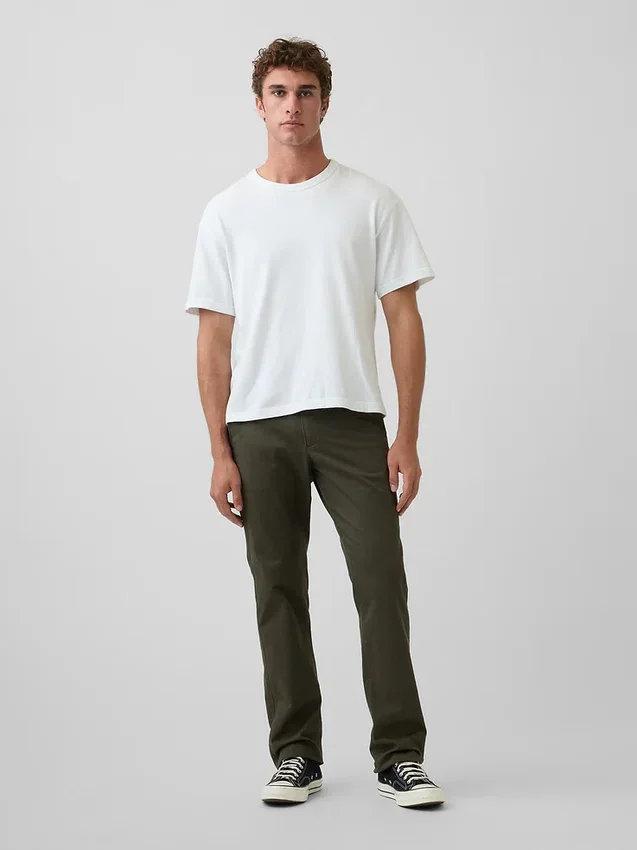 Pantalones caqui rectos modernos