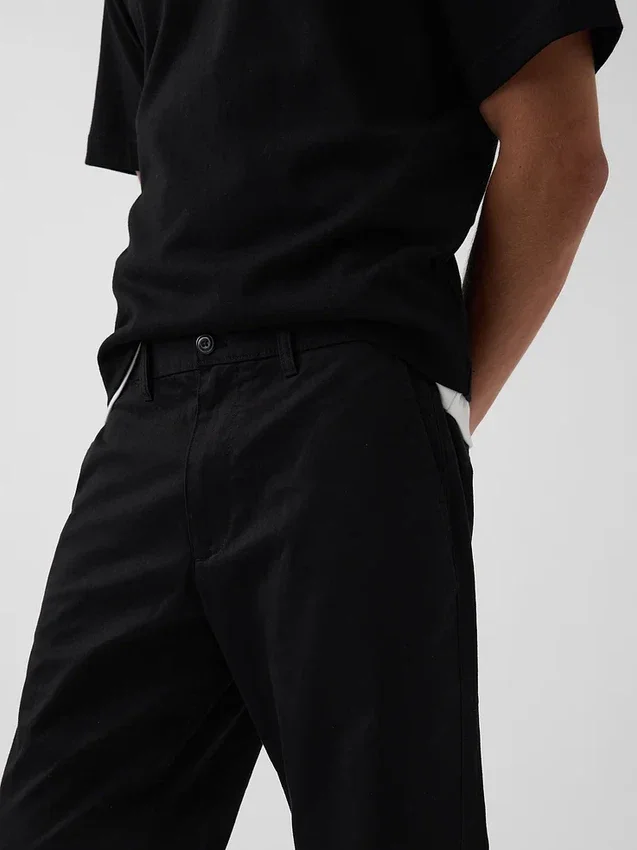 Pantalones caqui rectos modernos