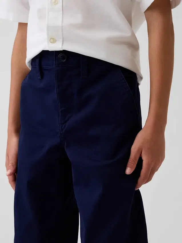 Pantalones caqui rectos y holgados de estilo uniforme moderno para niños