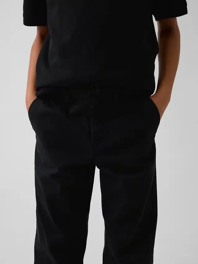 Pantalones caqui rectos y holgados de estilo uniforme moderno para niños