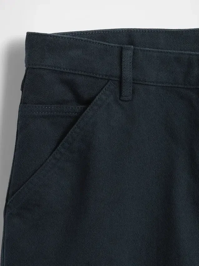 Pantalones caqui utilitarios de corte recto y estilo relajado