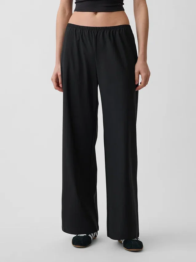 Pantalones cómodos de talle bajo GapFit Tech