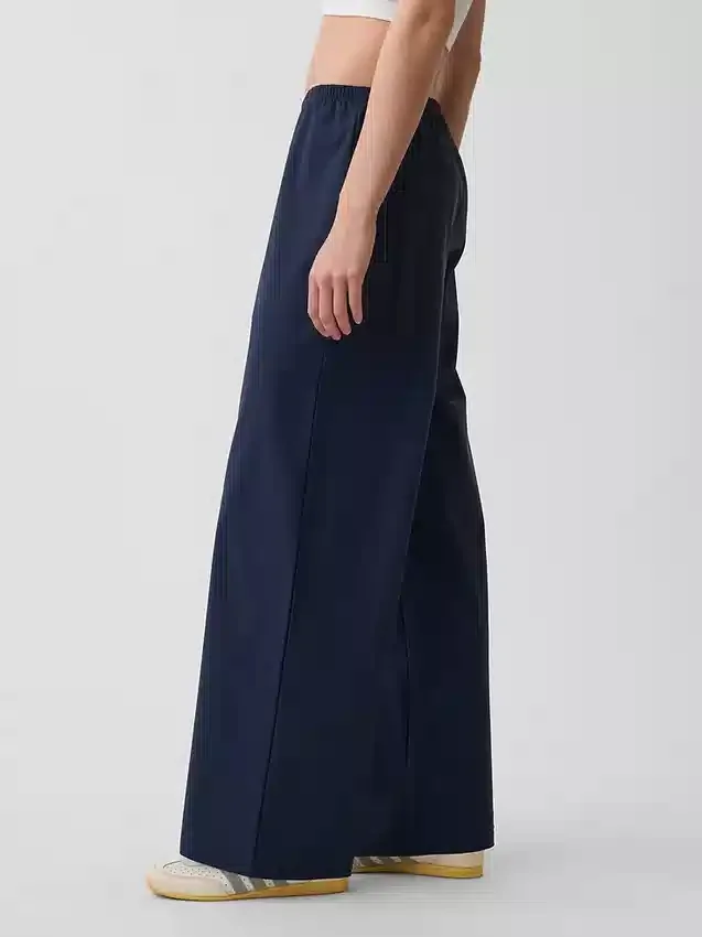 Pantalones cómodos de talle bajo GapFit Tech
