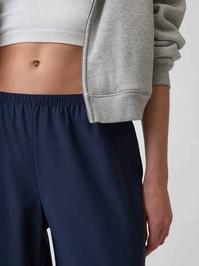 Pantalones cómodos de talle bajo GapFit Tech