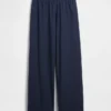 Pantalones cómodos de talle bajo GapFit Tech