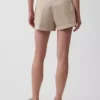 Pantalones cortos caqui de talle medio