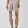 Pantalones cortos cómodos de mezcla de lino de 6"
