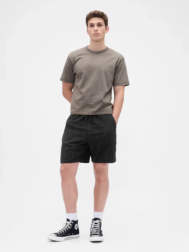 Pantalones cortos cómodos texturizados de 7"