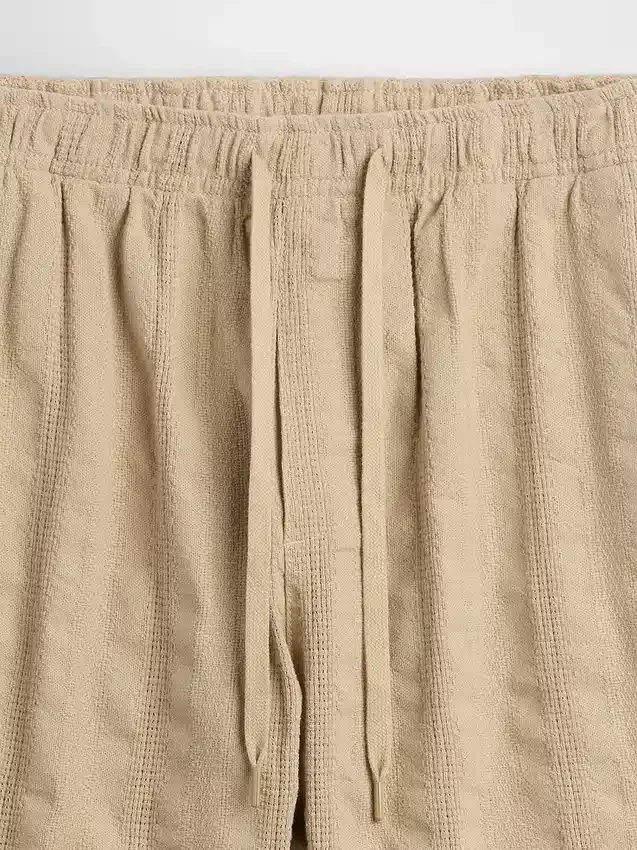 Pantalones cortos cómodos texturizados de 7"