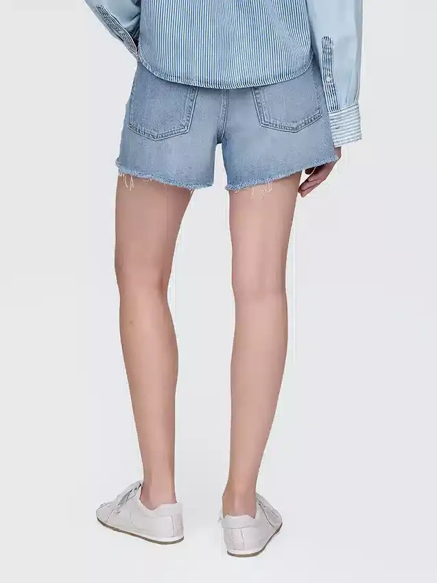 Pantalones cortos de corte relajado ultrasuaves de tiro medio de 4"
