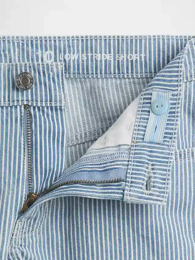 Pantalones cortos de mezclilla a rayas de talle bajo para niños
