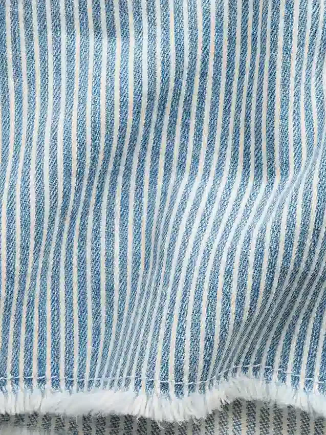 Pantalones cortos de mezclilla a rayas de talle bajo para niños