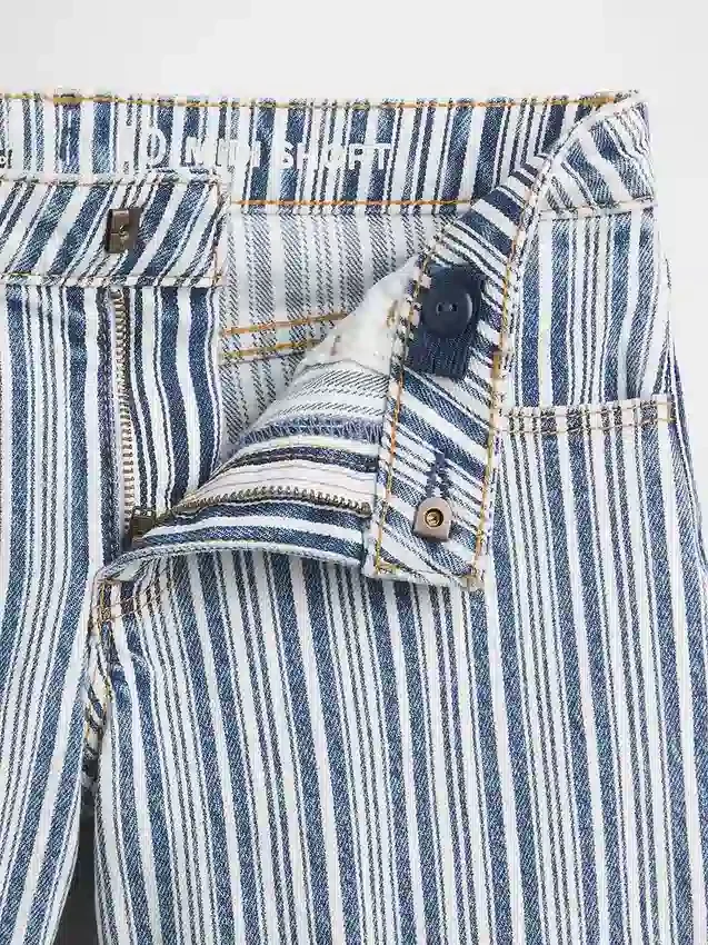 Pantalones cortos de mezclilla a rayas para niños