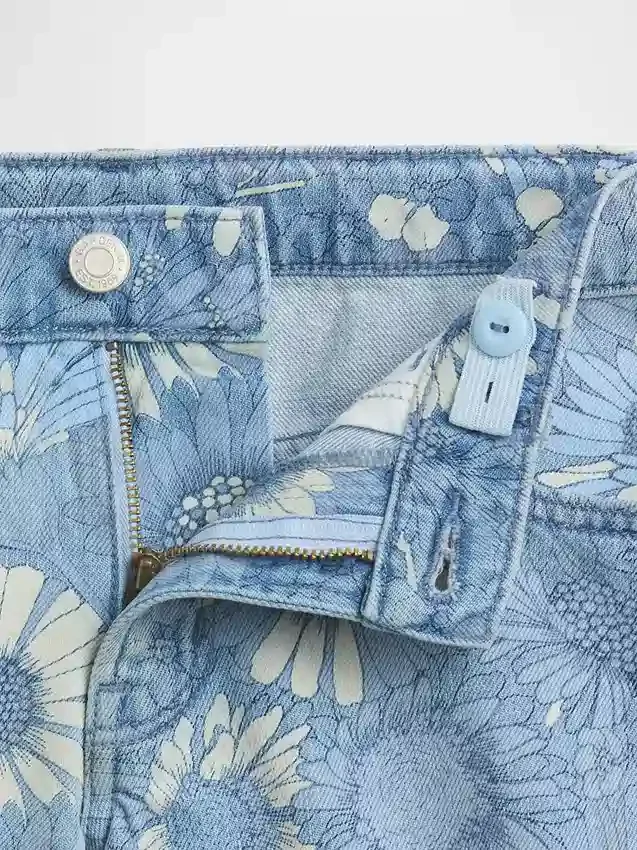 Pantalones cortos de mezclilla con estampado floral y talle bajo para niños