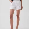 Pantalones cortos de mezclilla de corte recto holgado y talle alto de 3.5"